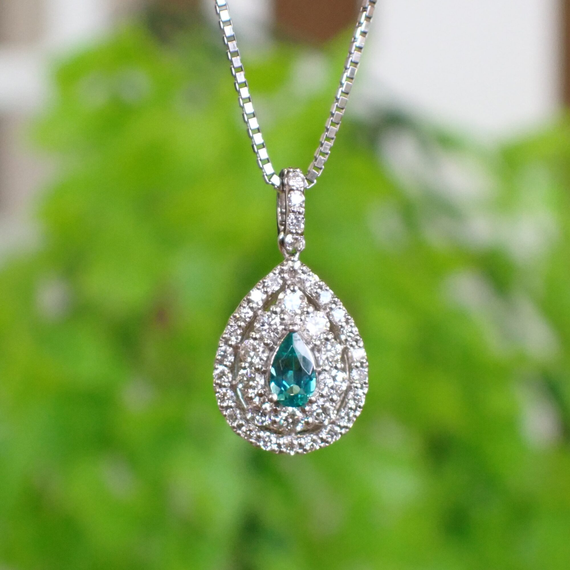 瞳に響くネオンブルー《パライバトルマリン》（旧ブログより）