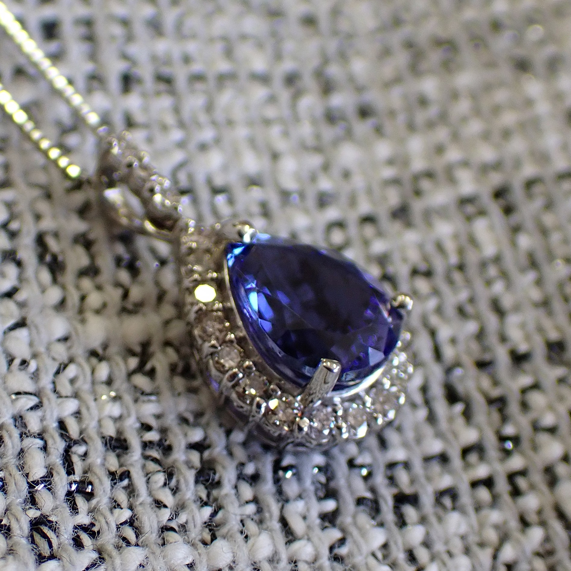 大粒のタンザナイトペンダント(旧ブログ)