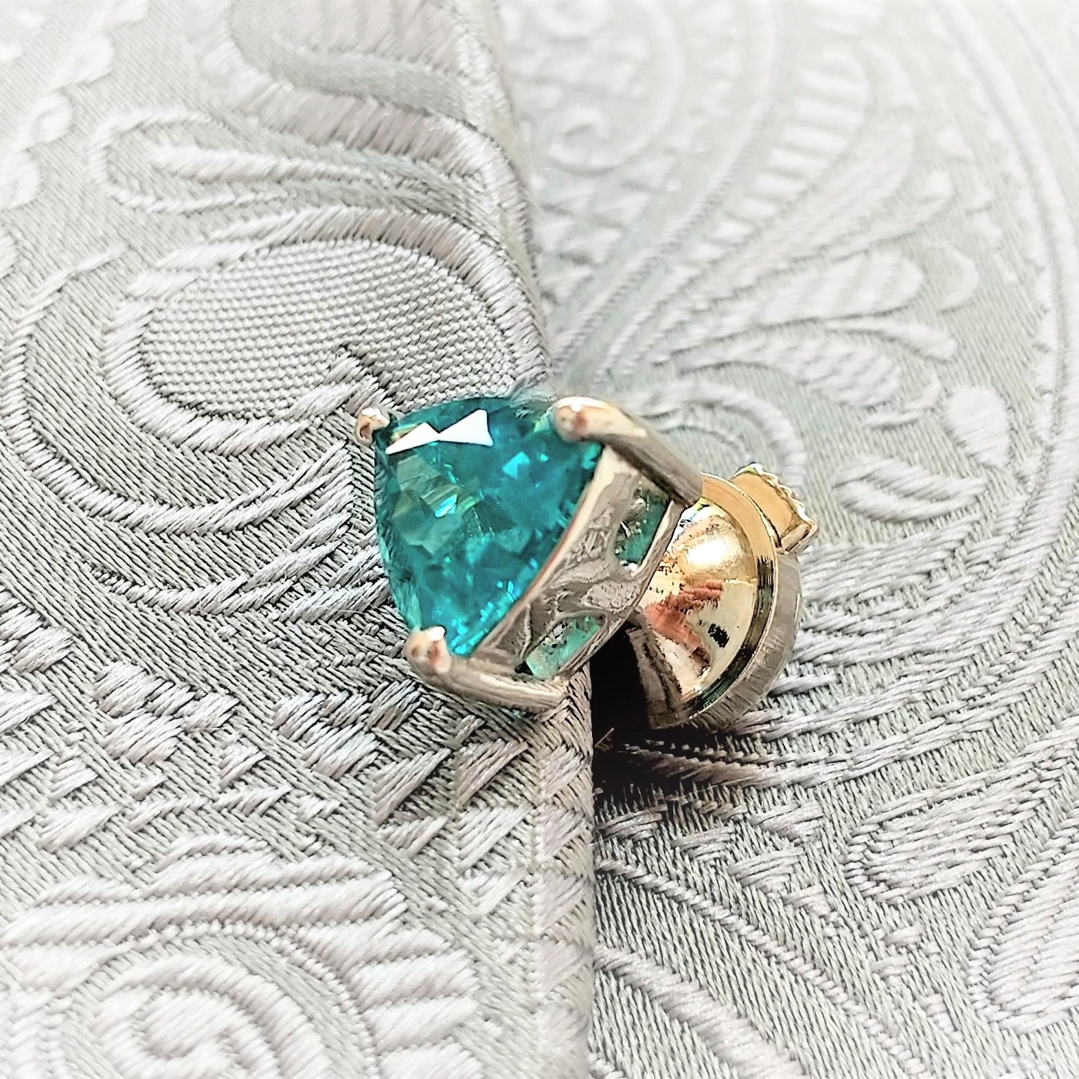 幻！?大粒のパライバトルマリン？？ 　2020年5月8日投稿アーカイブ（旧ブログより）